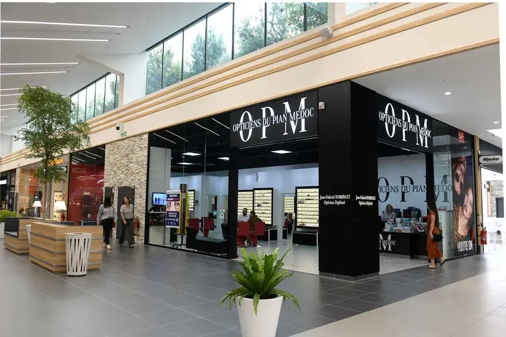 Magasin Dominati Opticien proposant des lunettes et services optiques